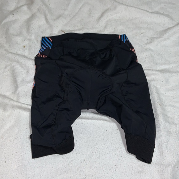 BEROY CYCLING SHORTS PADDED SEAT BLACK AND RETRO STRIPED 2XL ladies like new - Picture 4 of 8